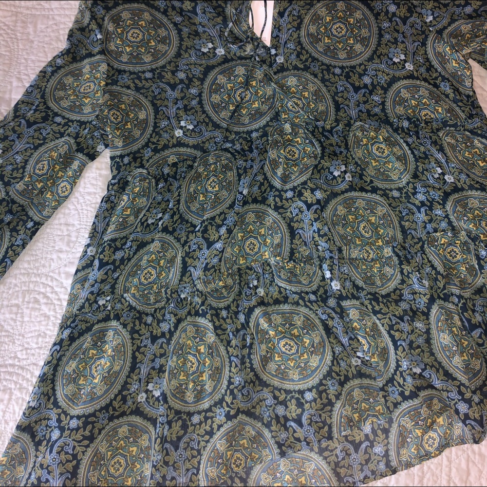 Shear 70s style loft top.